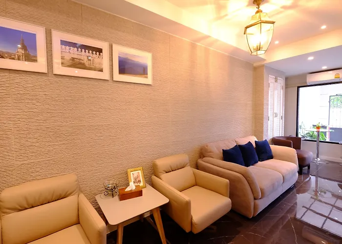 Neveu Premier Hotel *