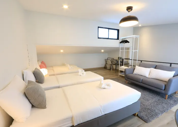 Neveu Premier Hotel *