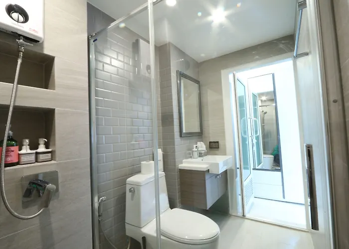 Neveu Premier Hotel